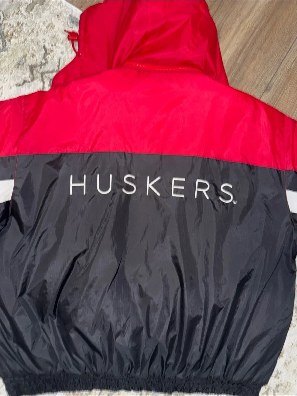 Vintage 90s Nebraska Cornhuskers XXL Puffer Jacket Pro Player Red. Looks new.